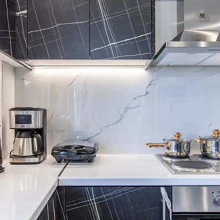 Mariam Luxury Апартаменти *