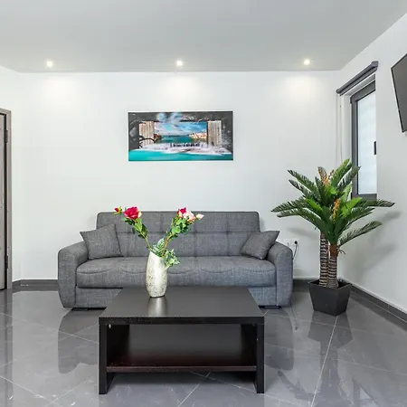 Mariam Luxury * La Canea